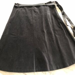 Black velvet gap skirt